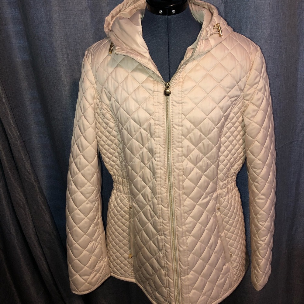 Cute white winter jacket💖